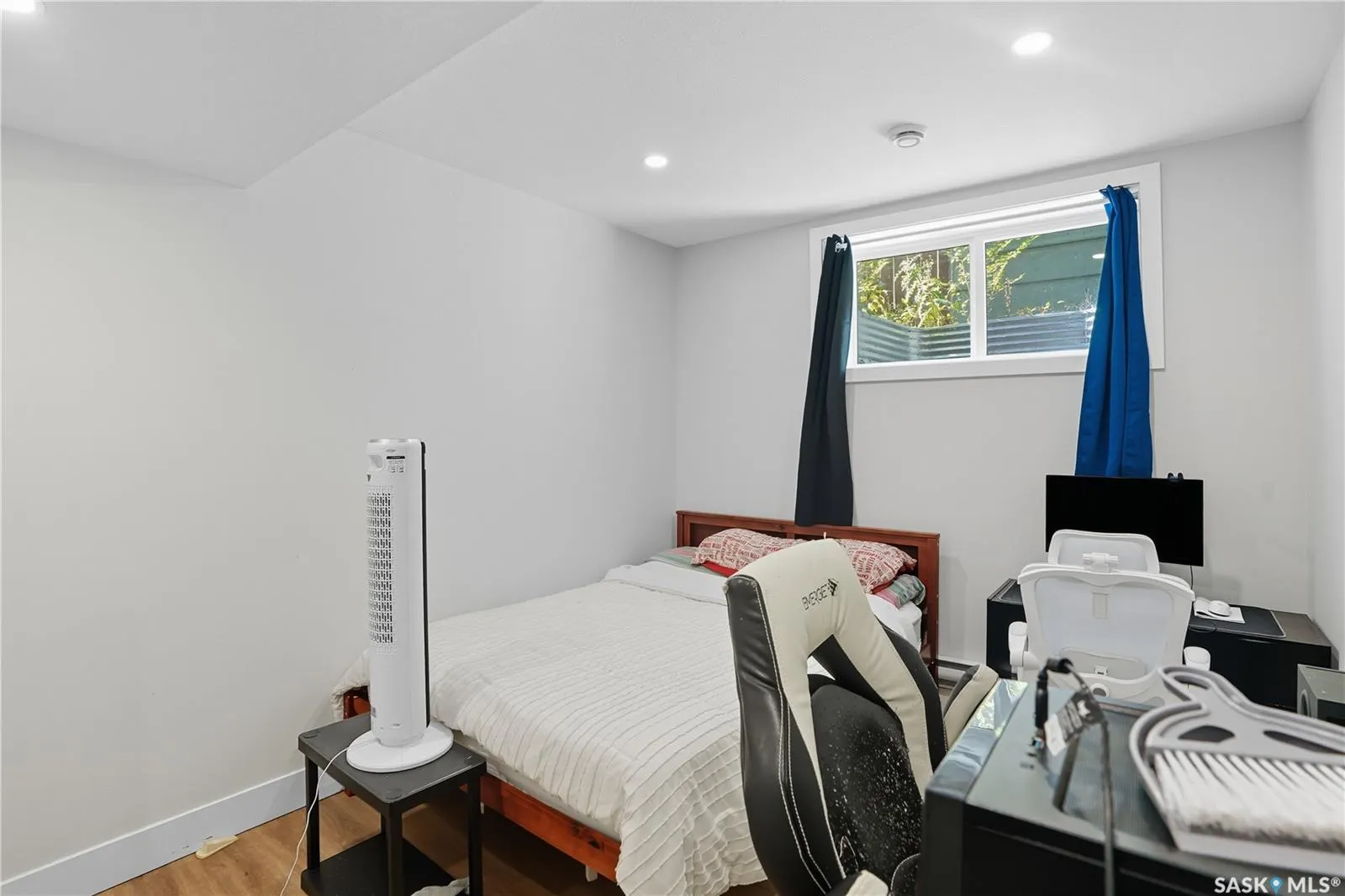 319 25th STREET W