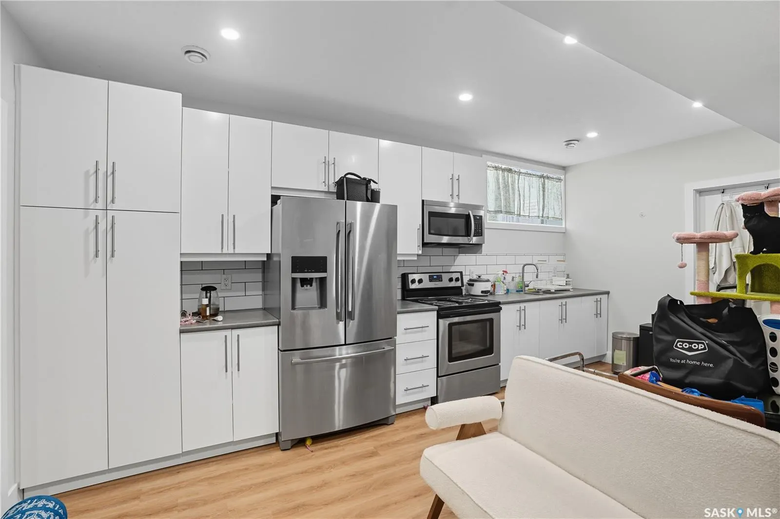 319 25th STREET W
