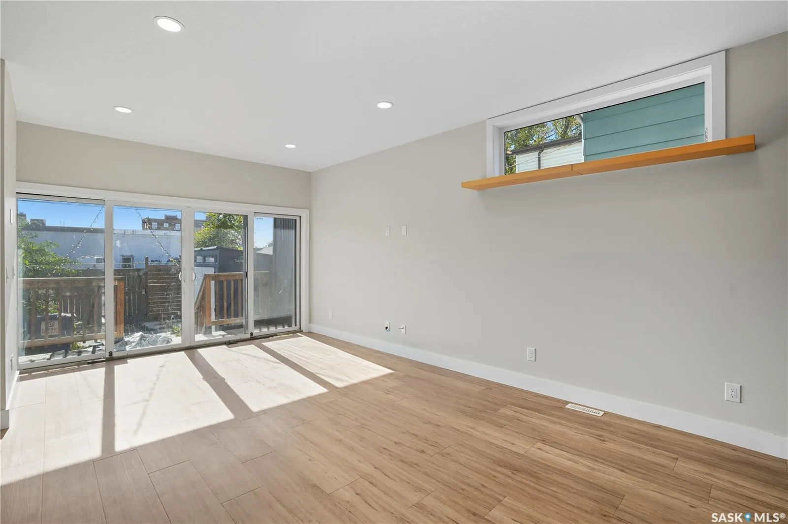 319 25th STREET W
