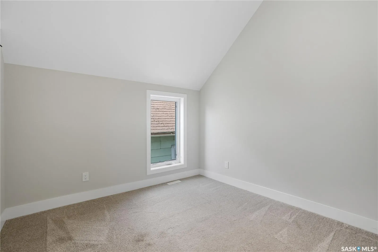 319 25th STREET W