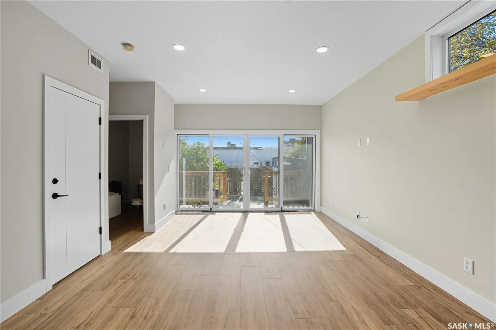 319 25th STREET W