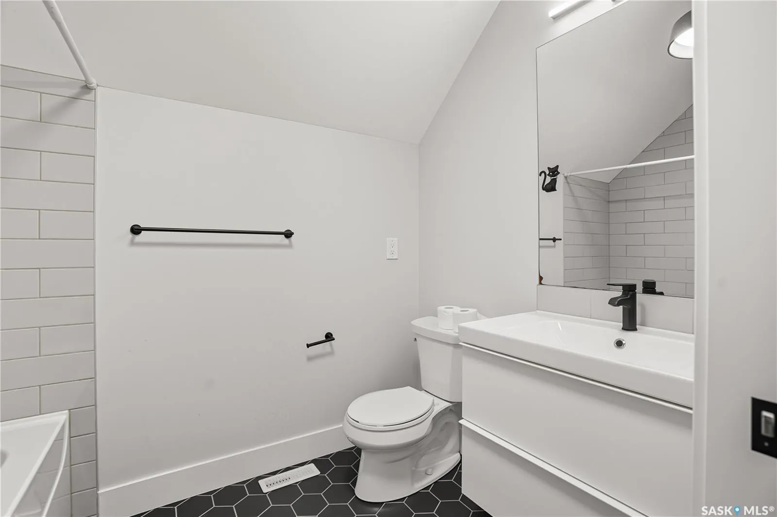 319 25th STREET W