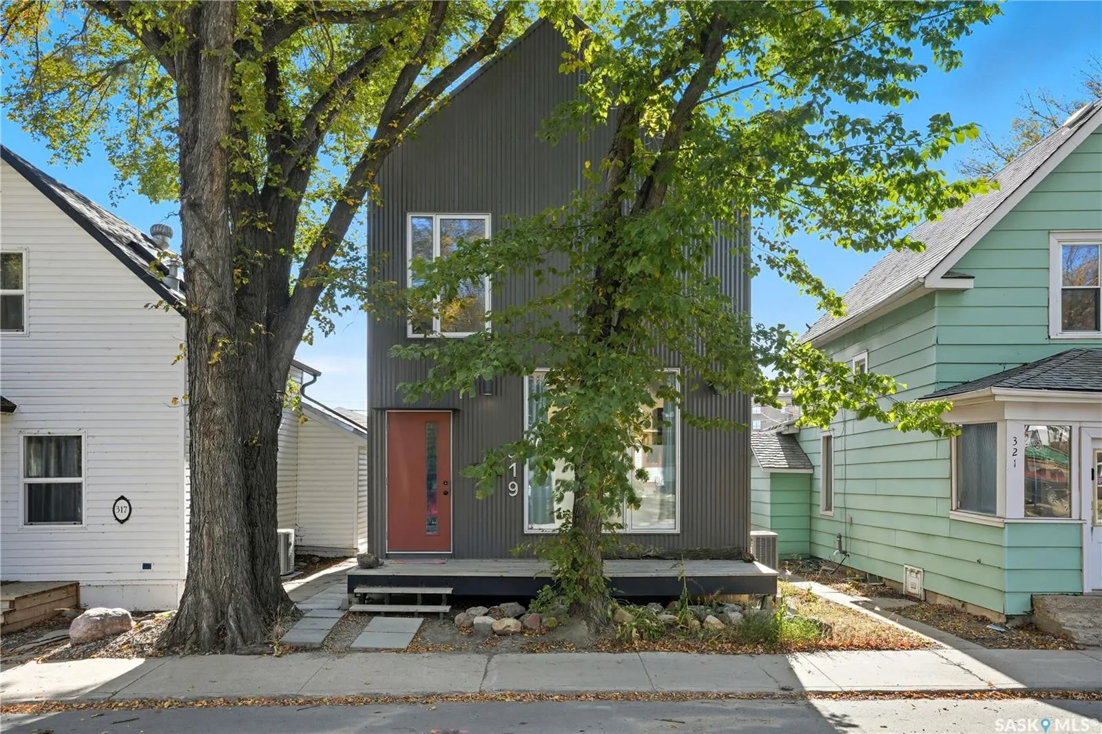319 25th STREET W