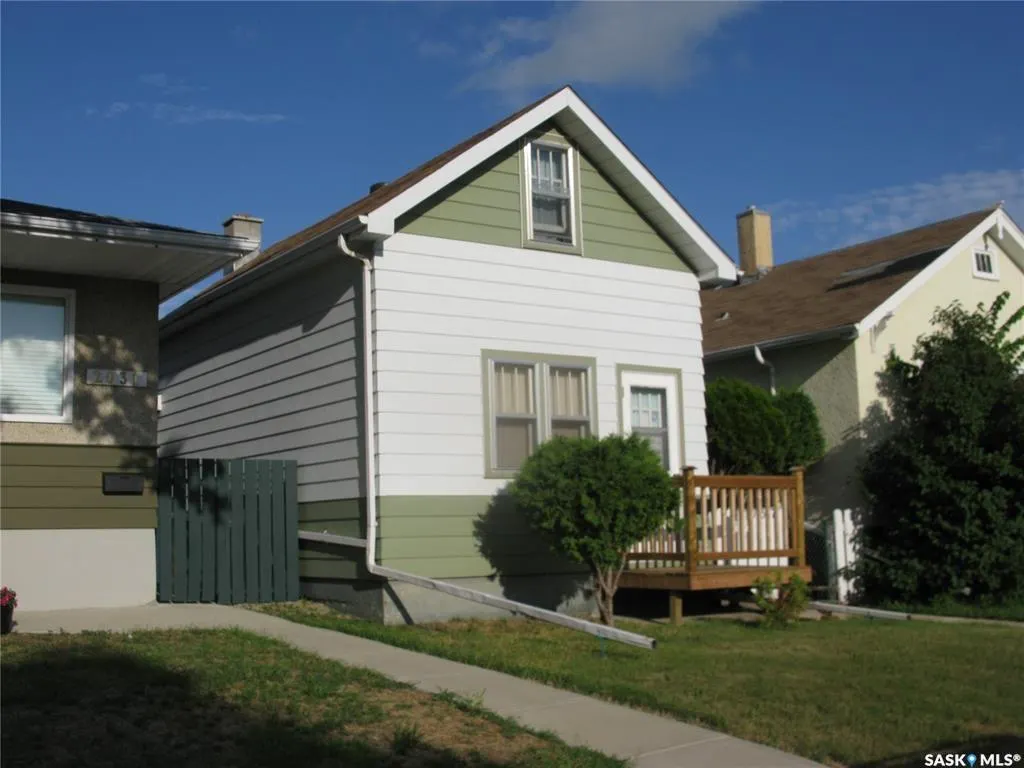2037 Reynolds STREET