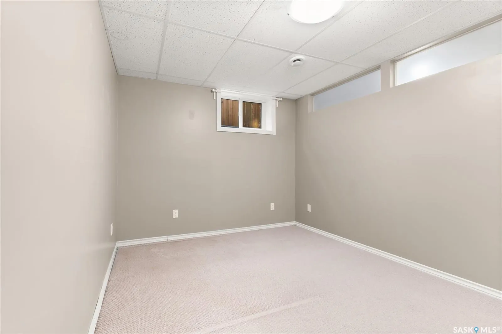 2206 Assiniboine AVENUE E