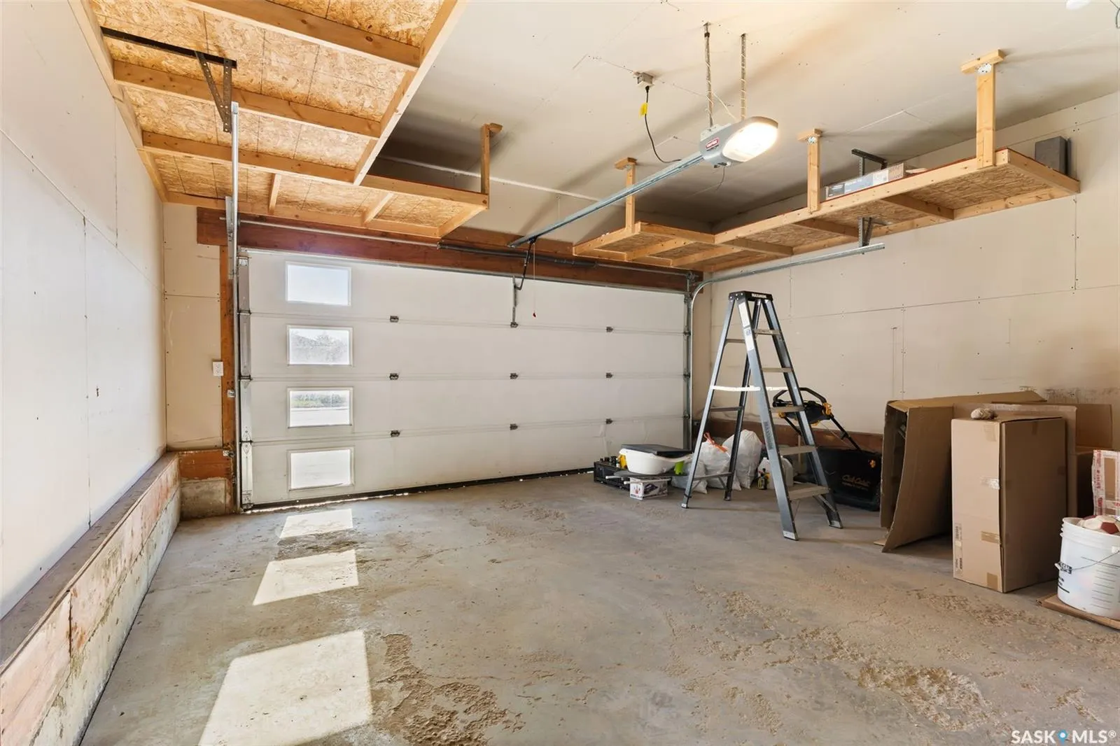 2206 Assiniboine AVENUE E