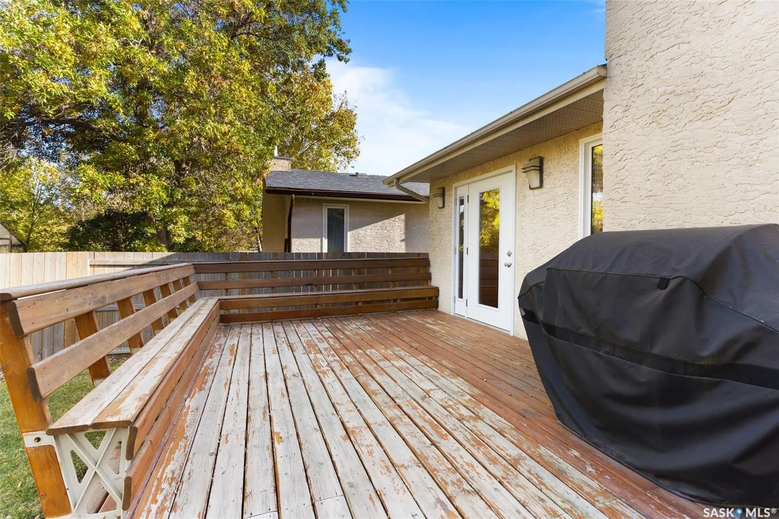 2206 Assiniboine AVENUE E