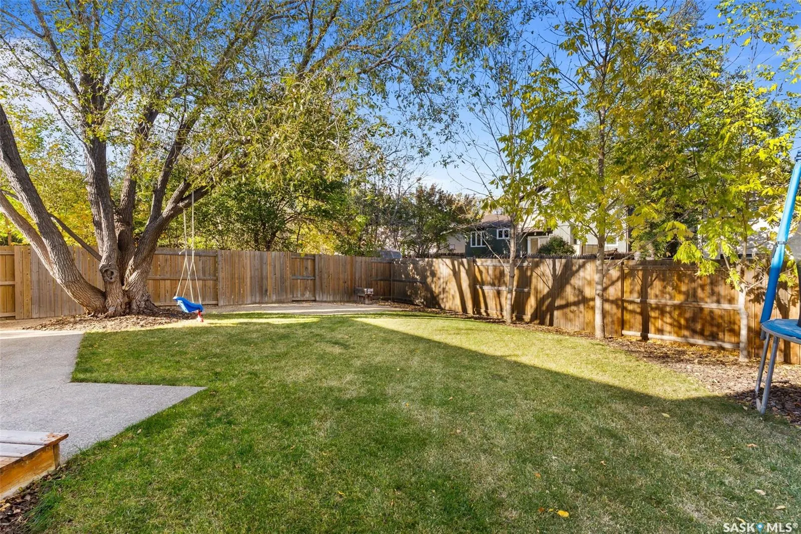 2206 Assiniboine AVENUE E