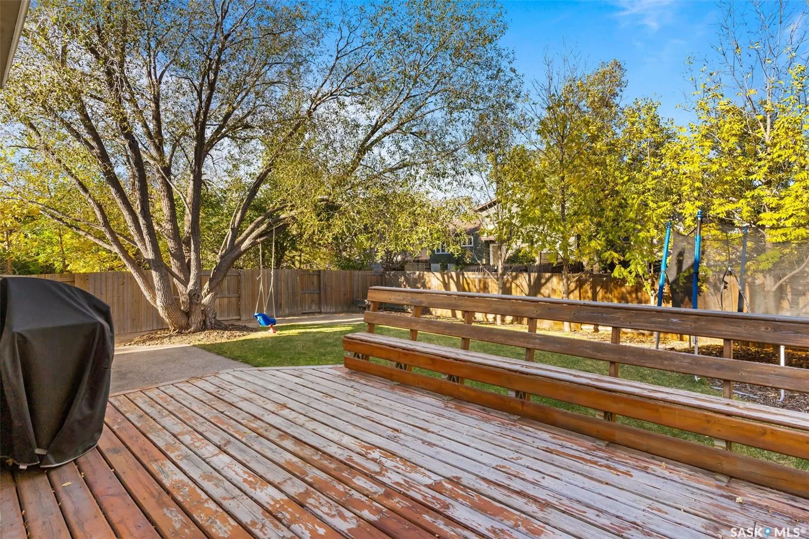 2206 Assiniboine AVENUE E