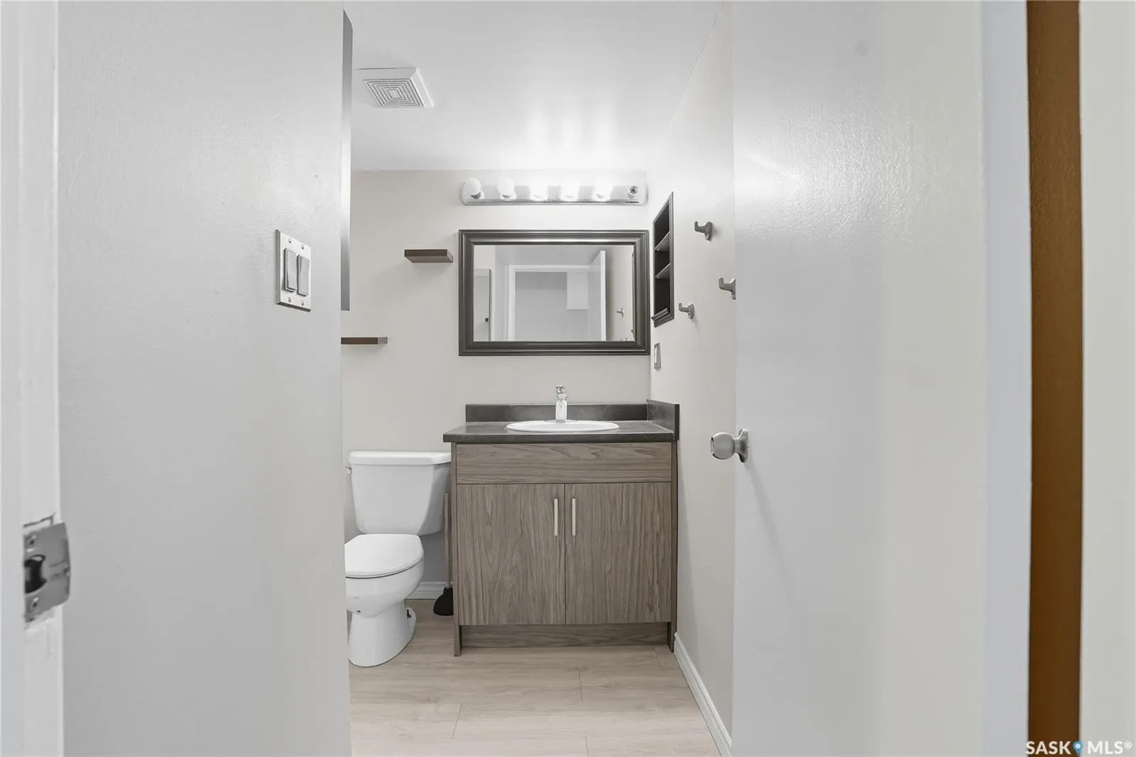 5 Columbia DRIVE, #103