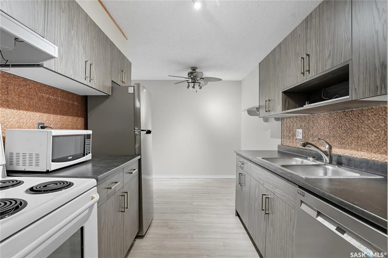 5 Columbia DRIVE, #103