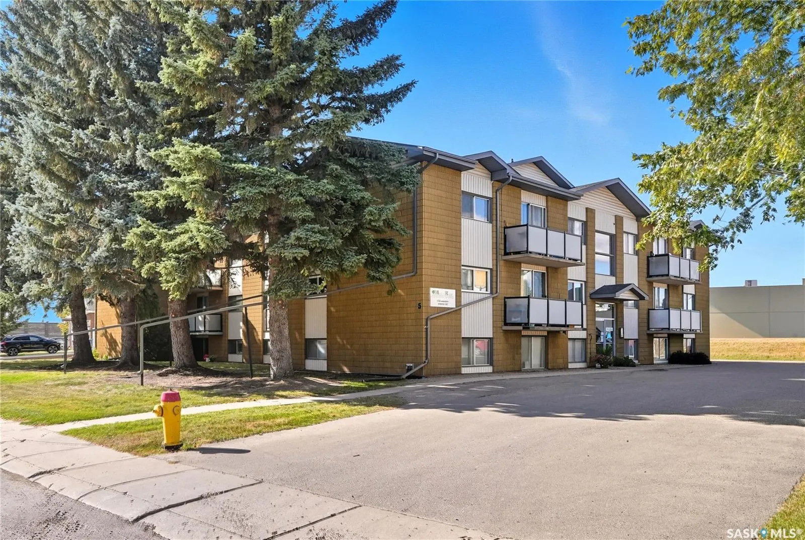 5 Columbia DRIVE, #103