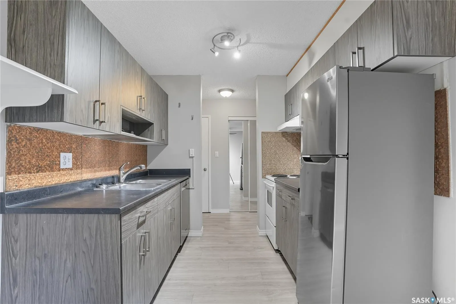 5 Columbia DRIVE, #103