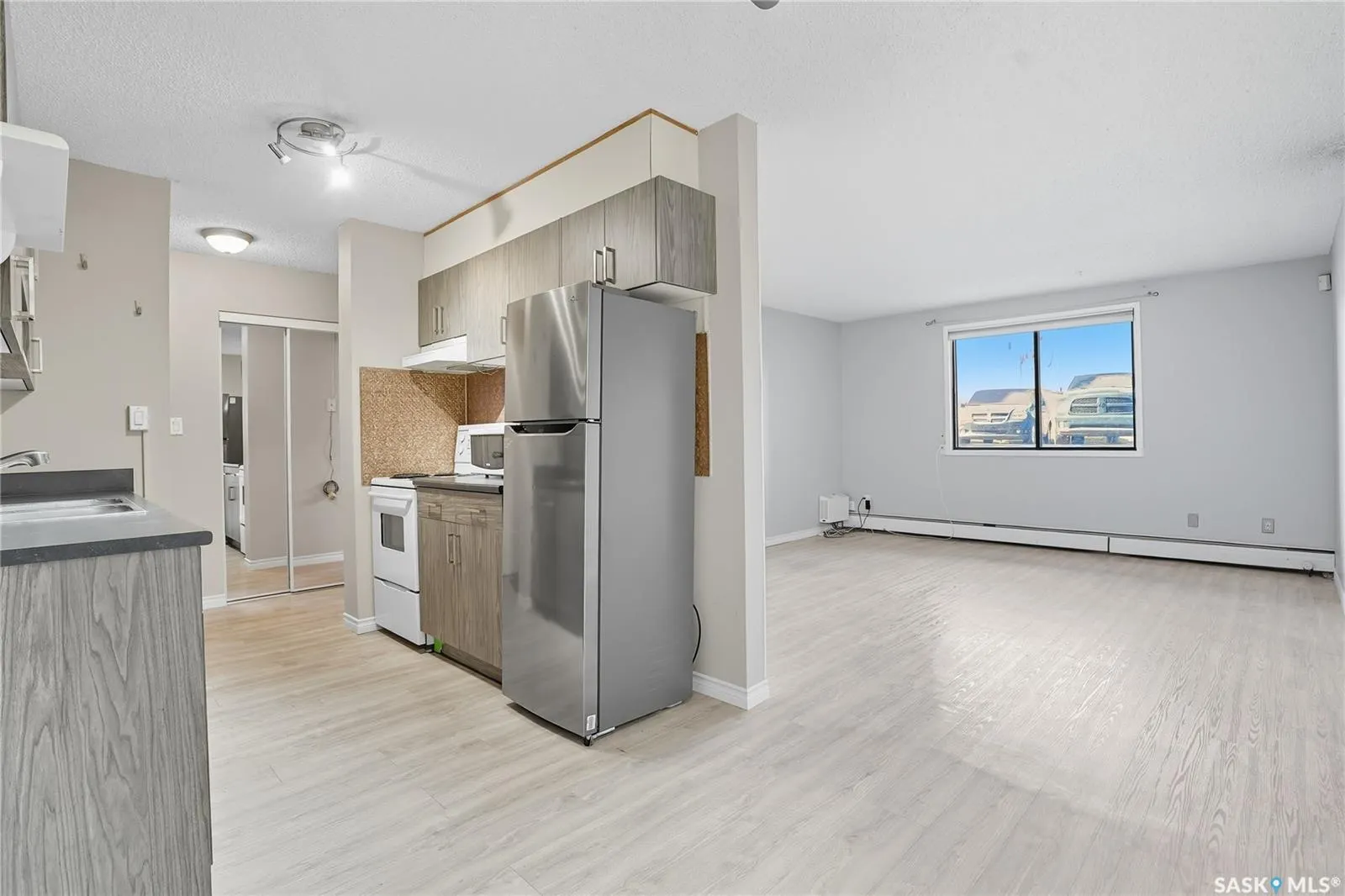 5 Columbia DRIVE, #103
