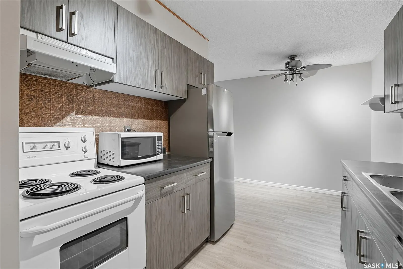 5 Columbia DRIVE, #103