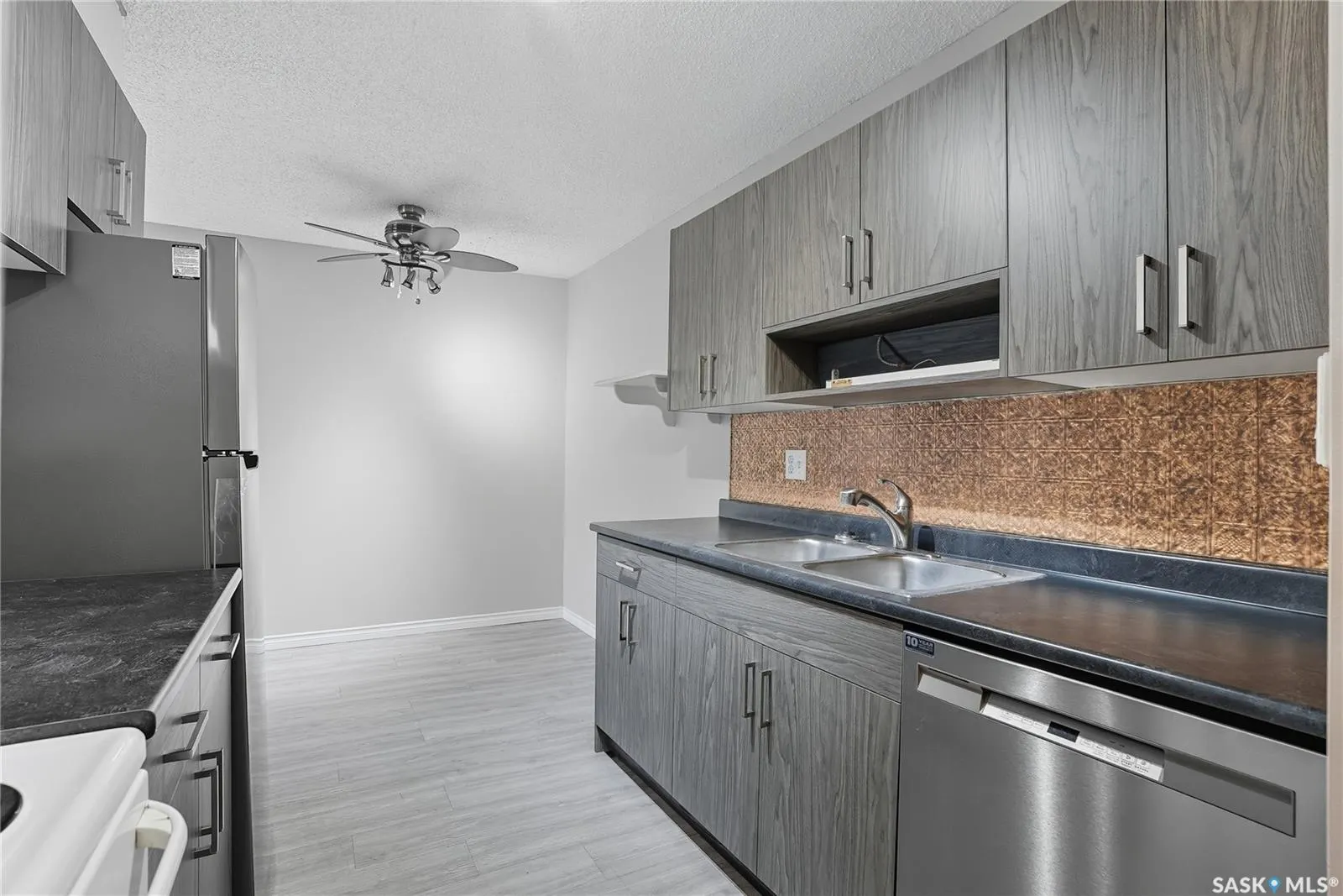 5 Columbia DRIVE, #103