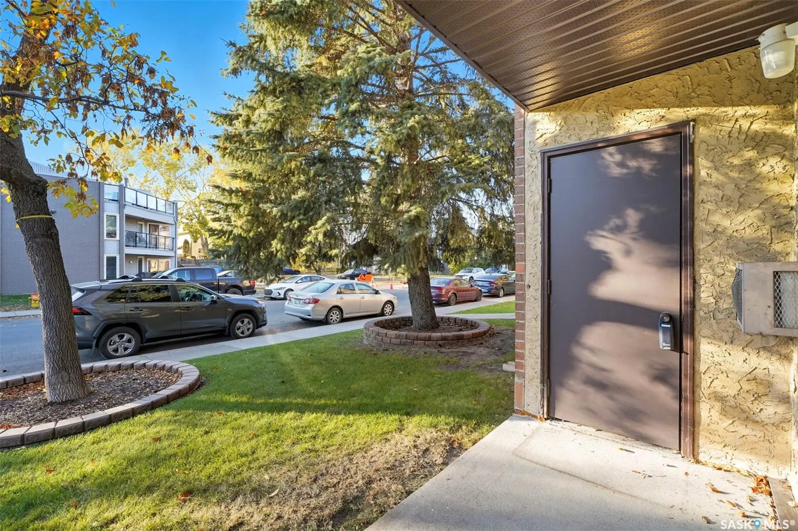 307 Tait CRESCENT, #101