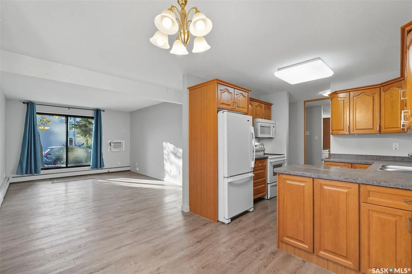 307 Tait CRESCENT, #101