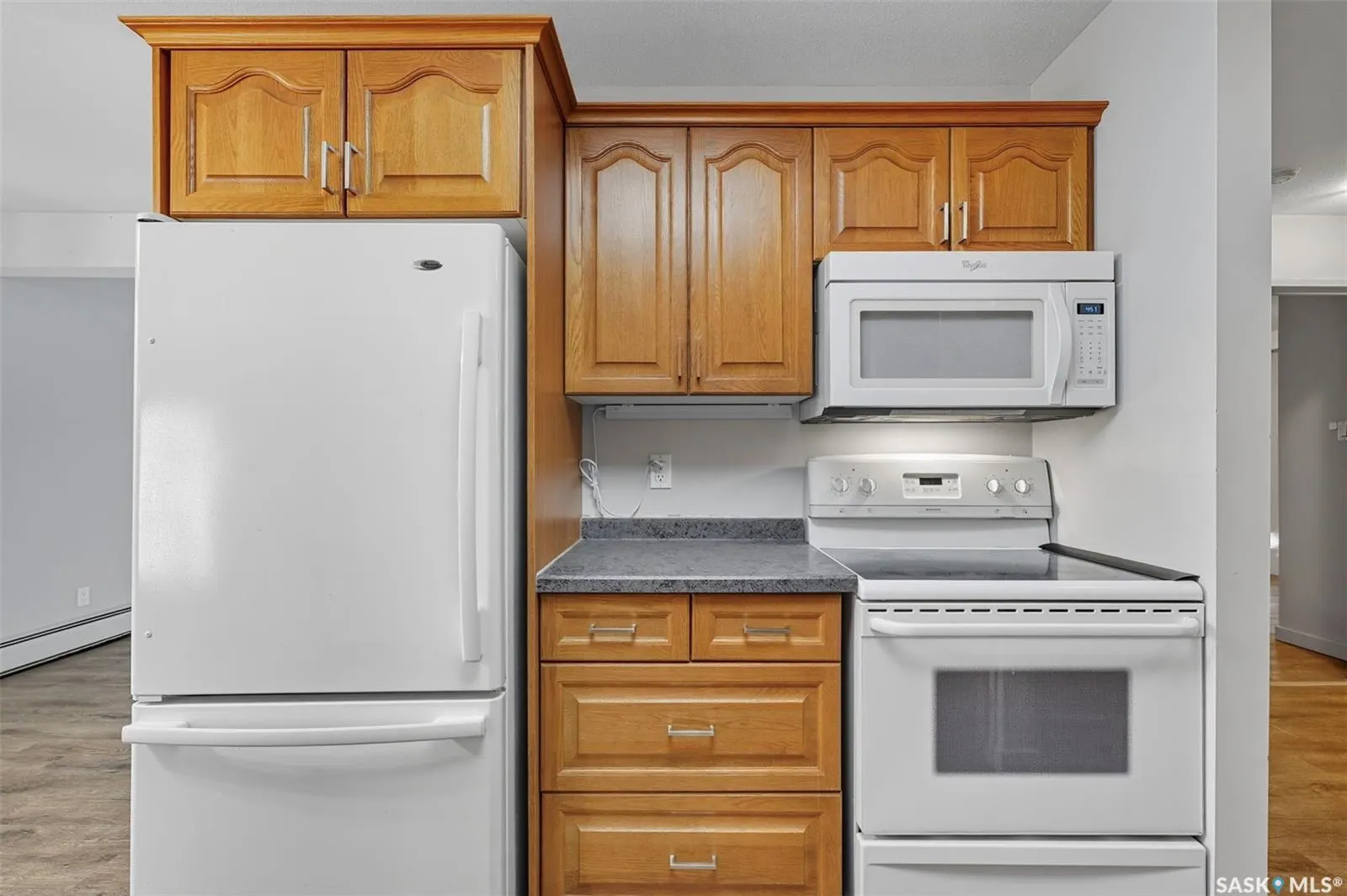 307 Tait CRESCENT, #101
