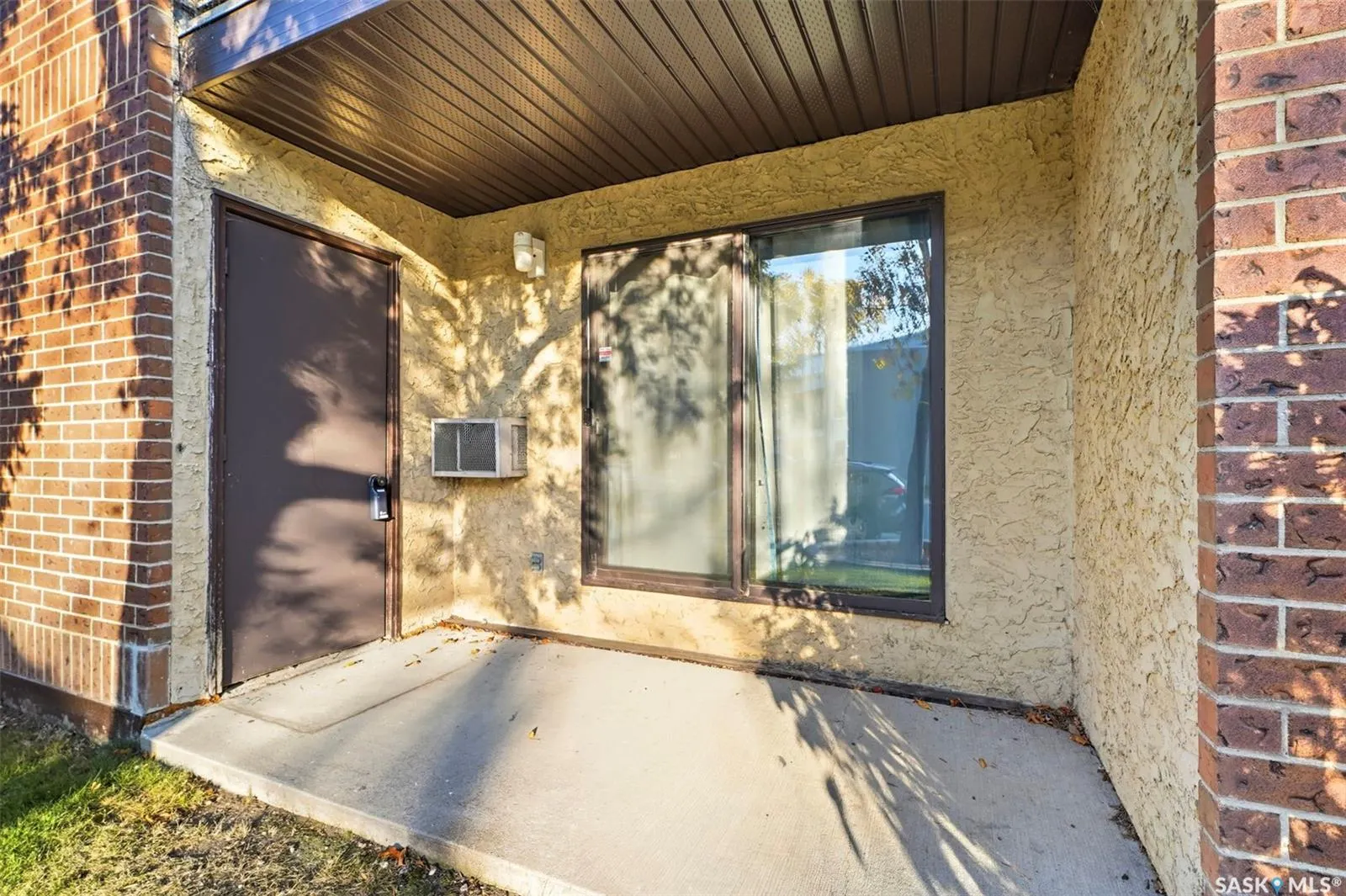 307 Tait CRESCENT, #101