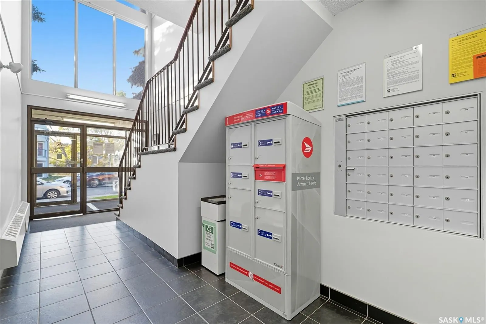 307 Tait CRESCENT, #101