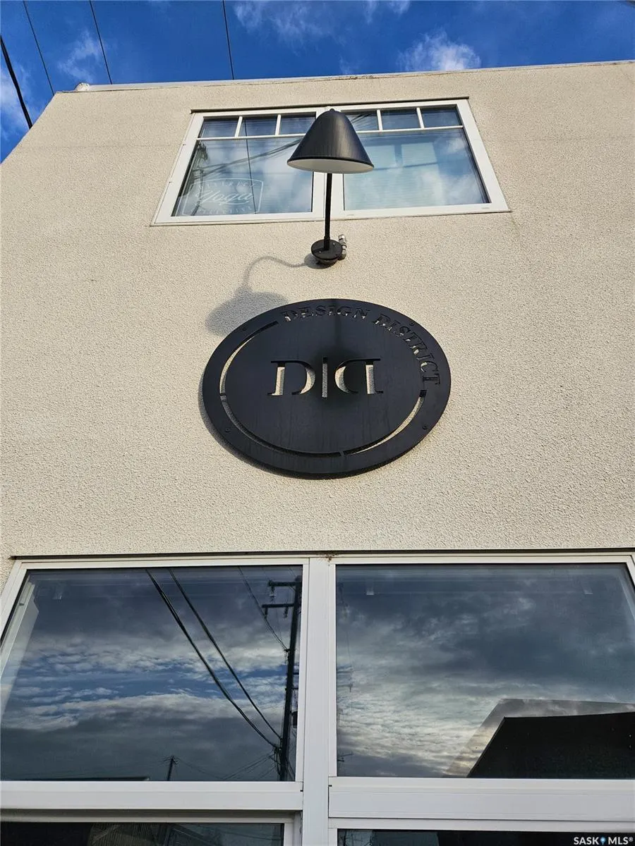 107 1st AVENUE W