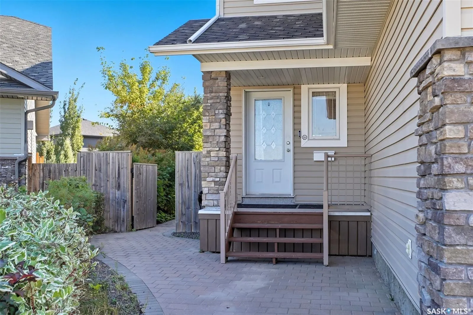 206 MARTIN CRESCENT