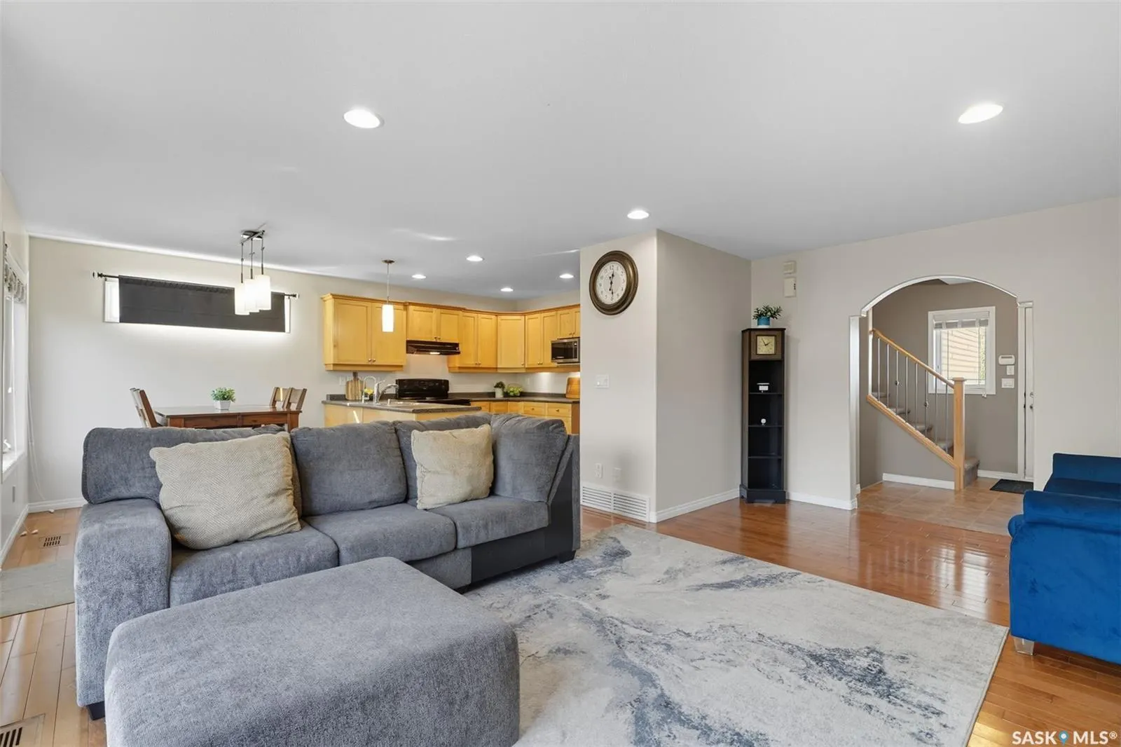206 MARTIN CRESCENT