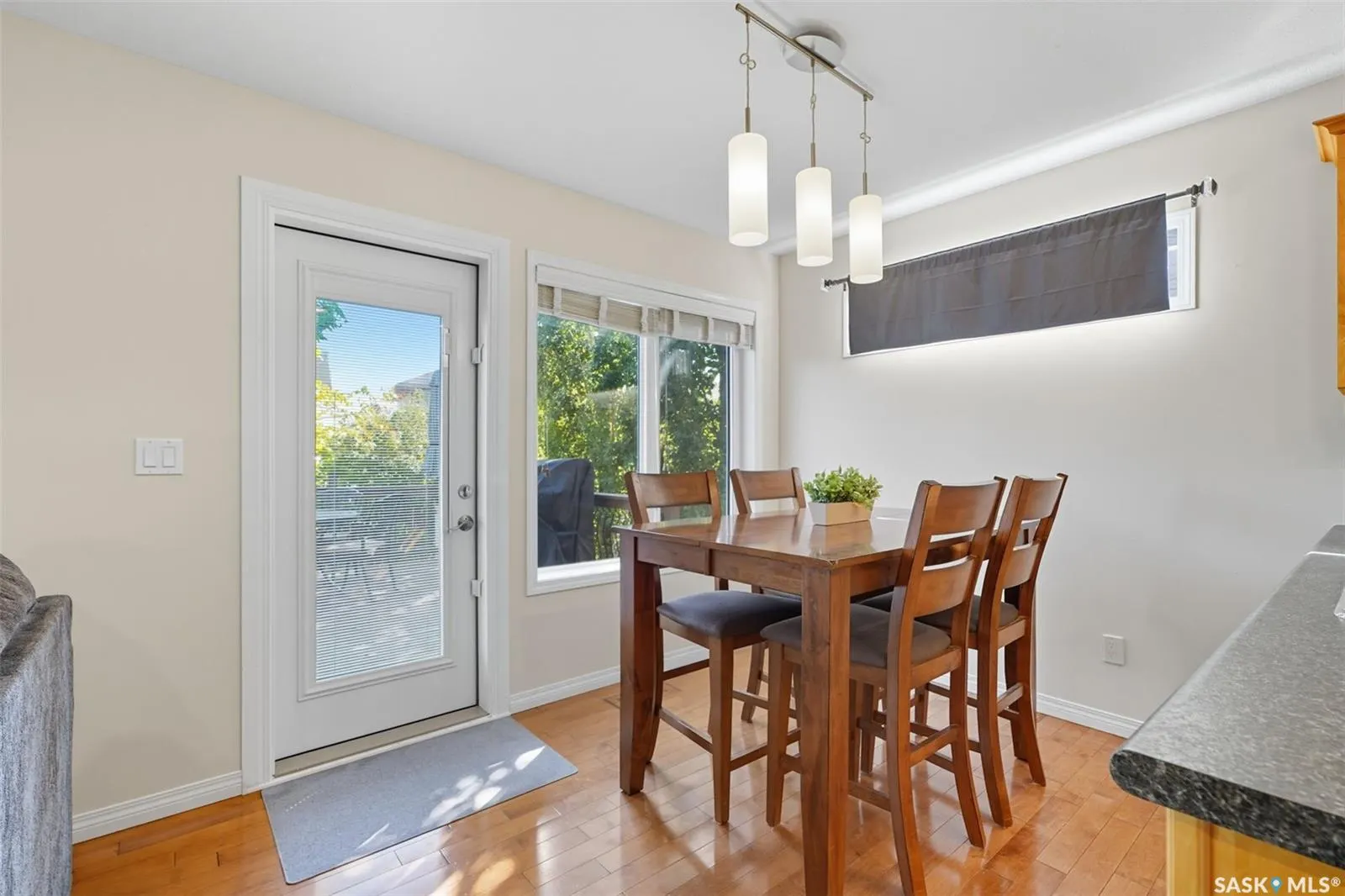 206 MARTIN CRESCENT