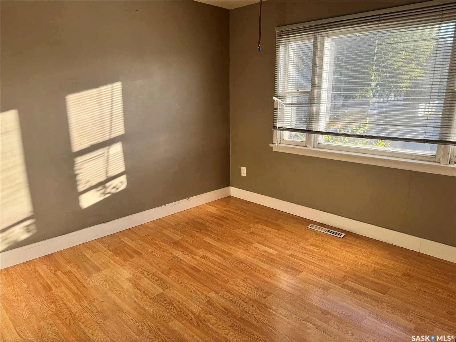 325 V AVENUE S