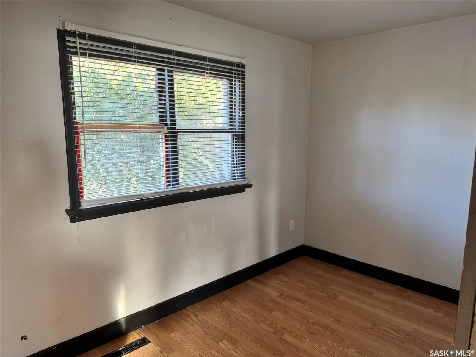 325 V AVENUE S