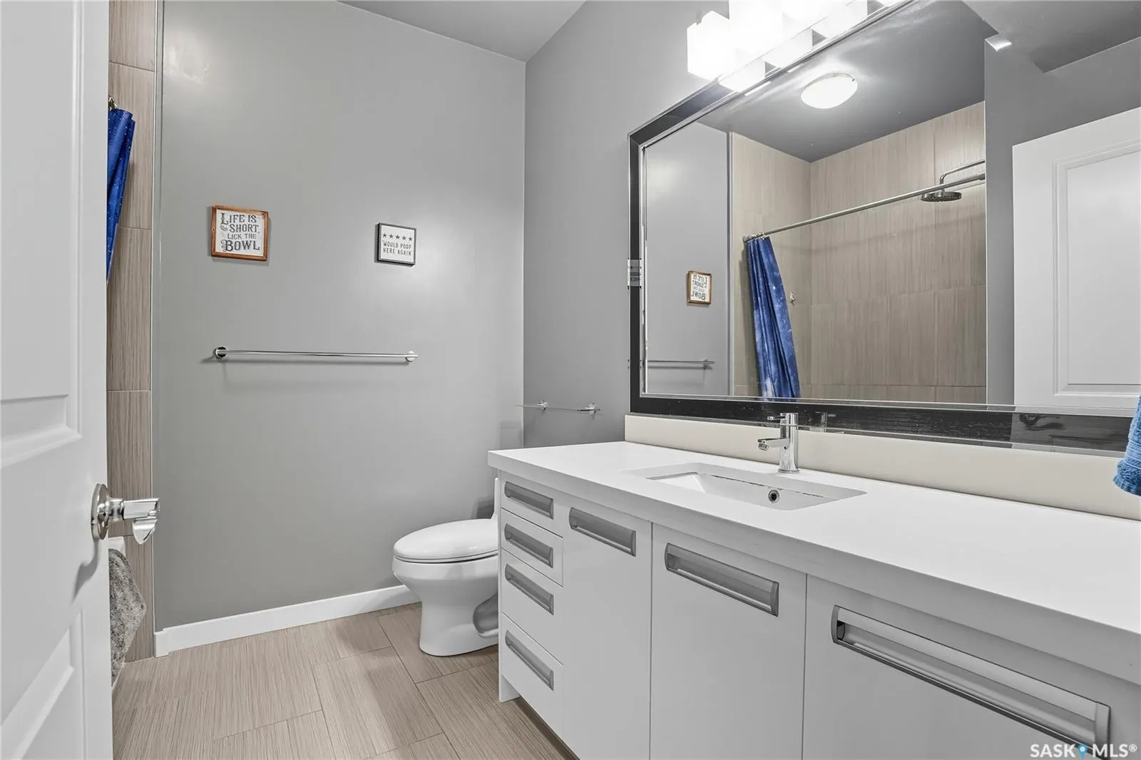 1015 Patrick CRESCENT, #408