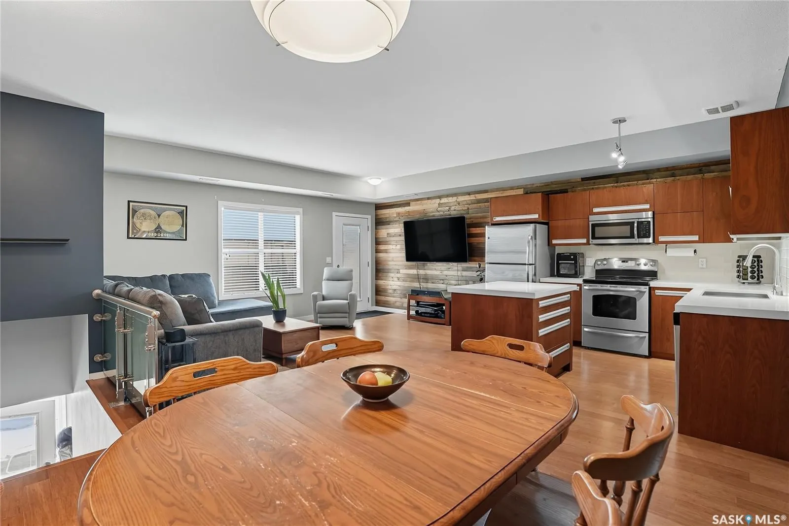 1015 Patrick CRESCENT, #408