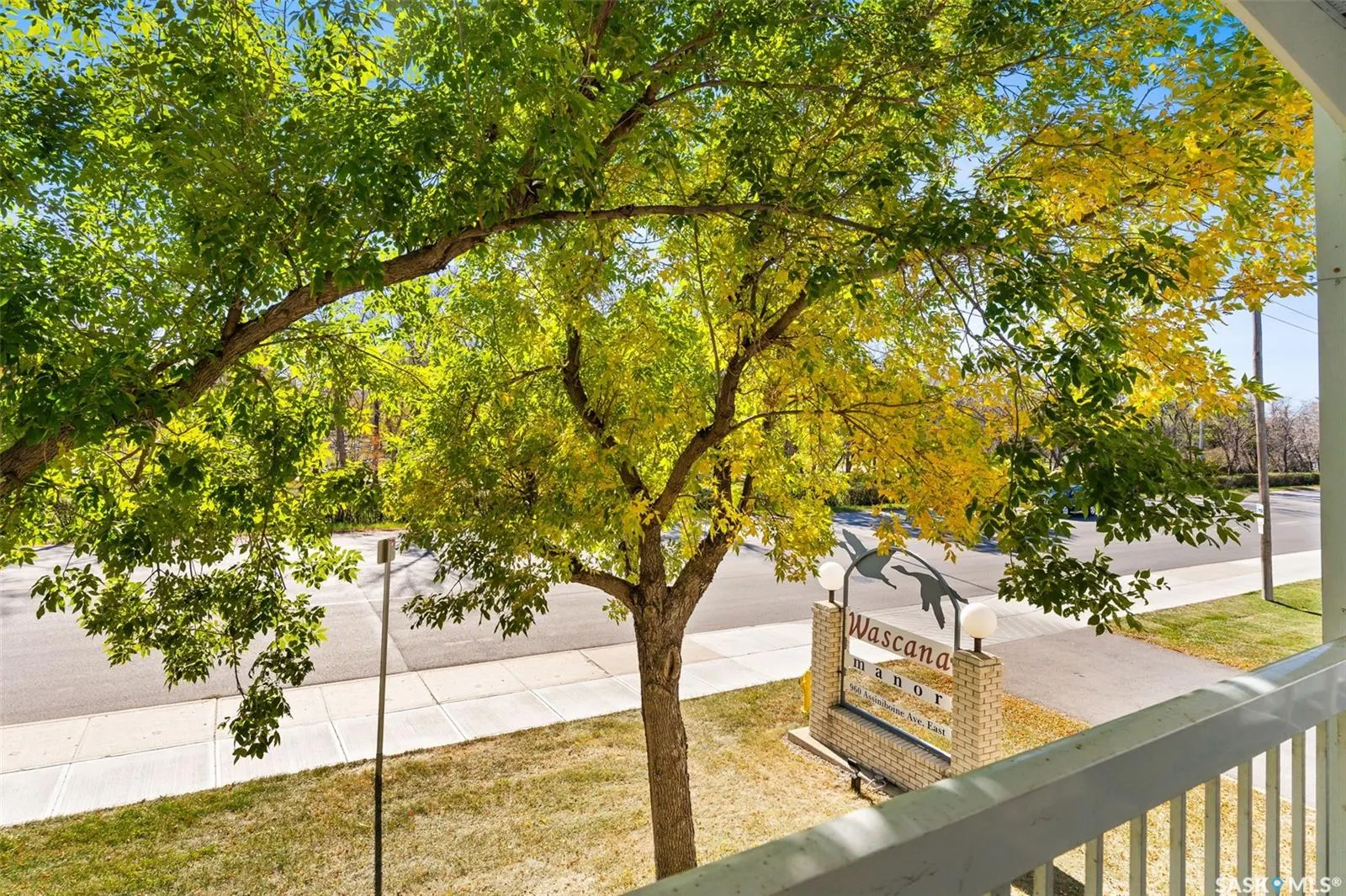 960 Assiniboine AVENUE, #201