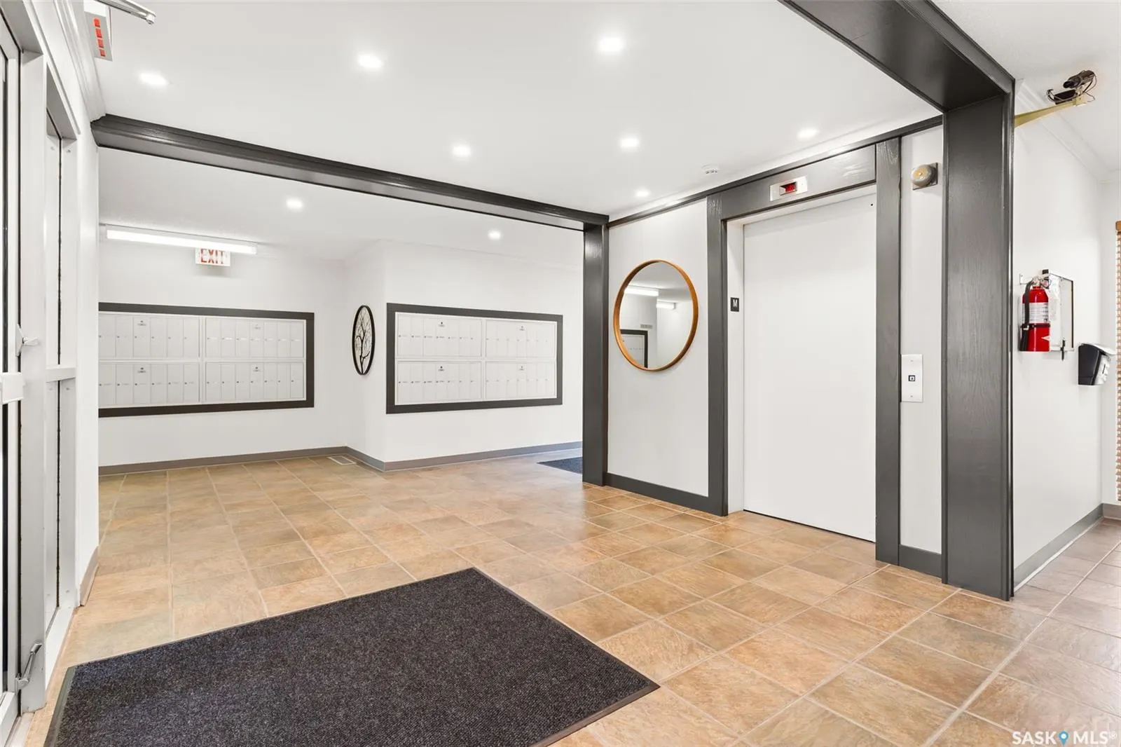 960 Assiniboine AVENUE, #201