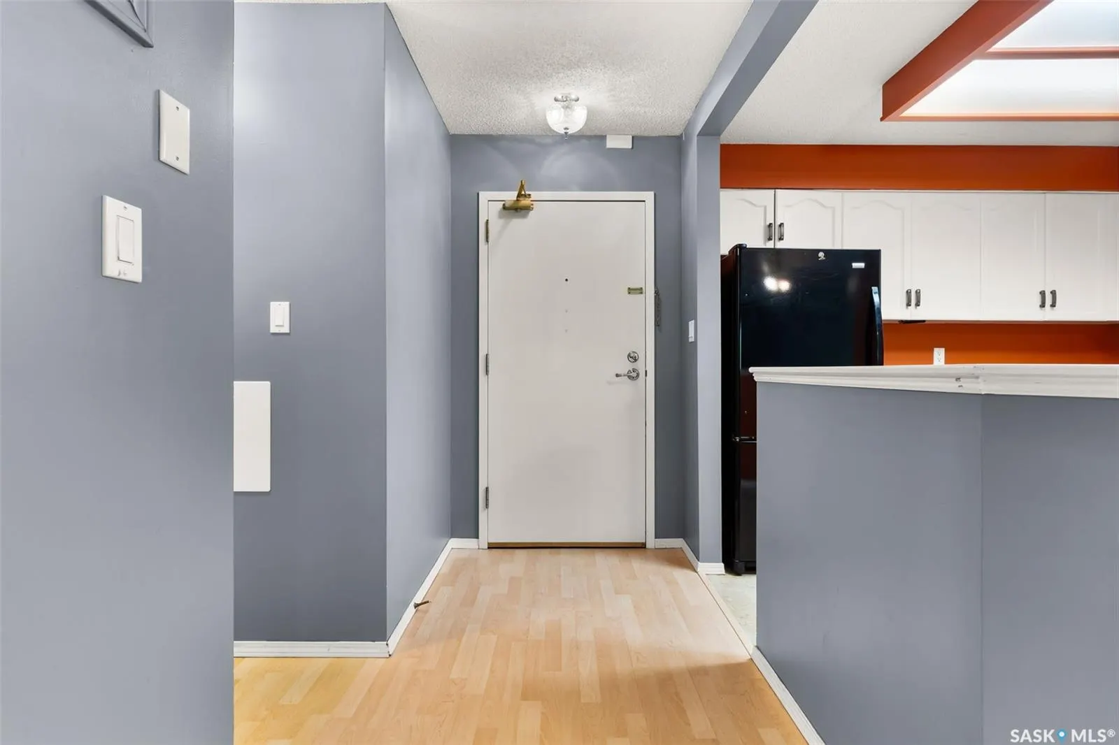 960 Assiniboine AVENUE, #201