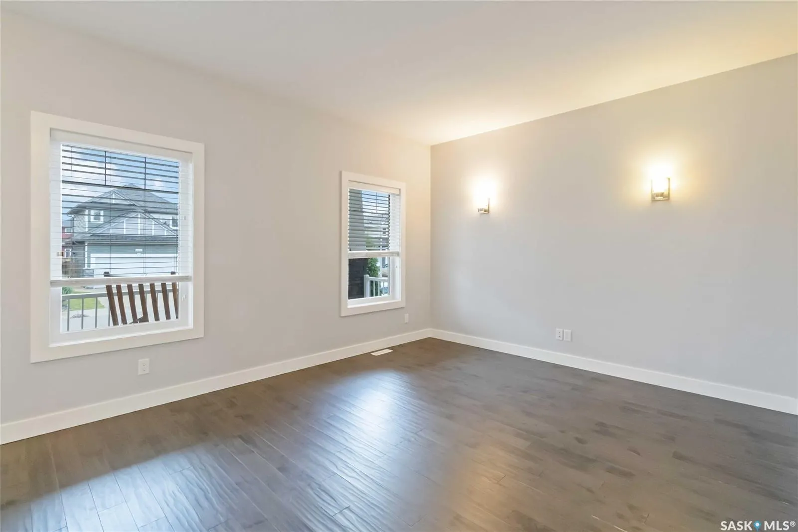 426 Veltkamp CRESCENT