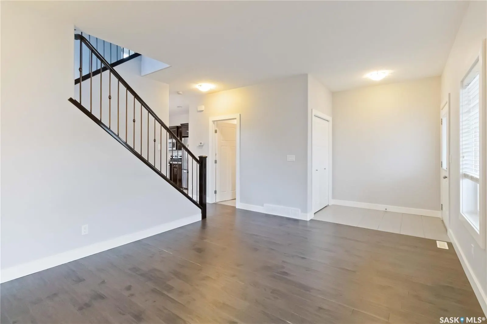 426 Veltkamp CRESCENT