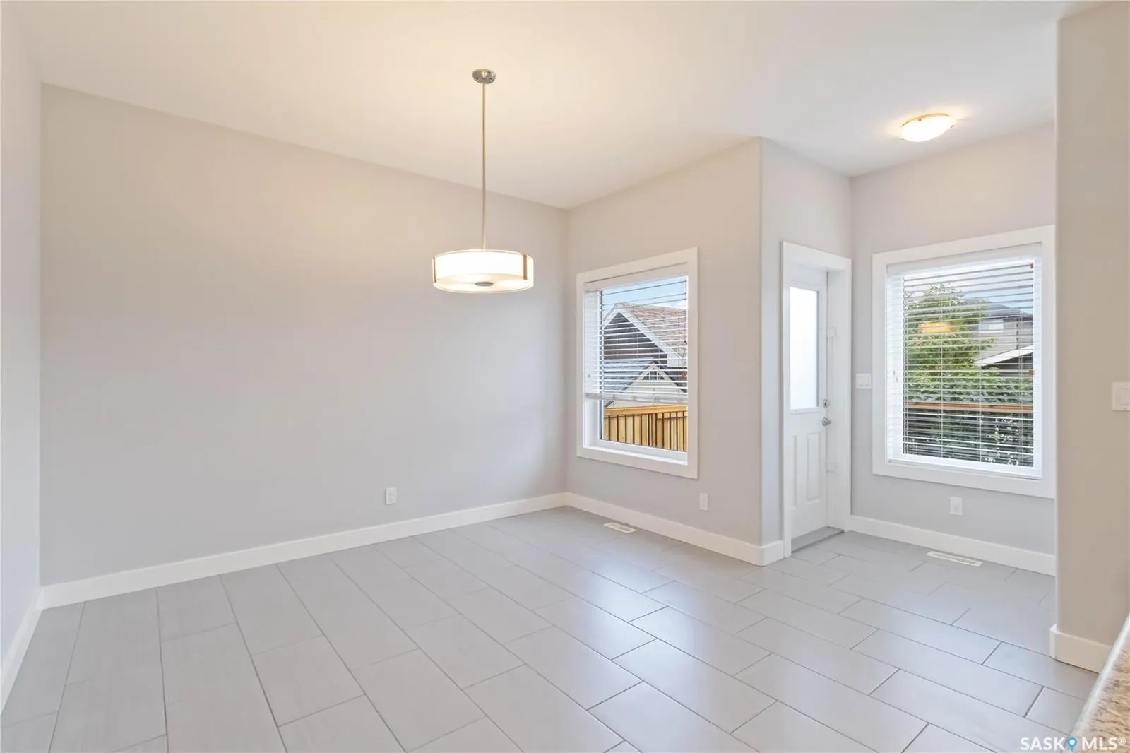 426 Veltkamp CRESCENT