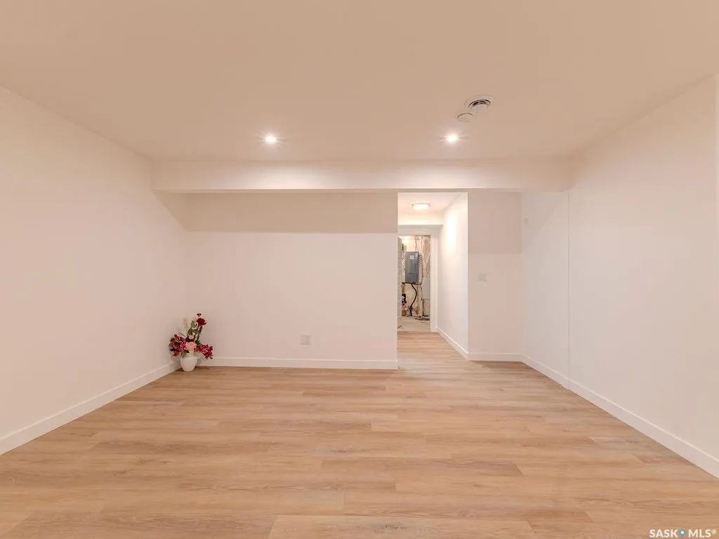 306 Brighton BOULEVARD