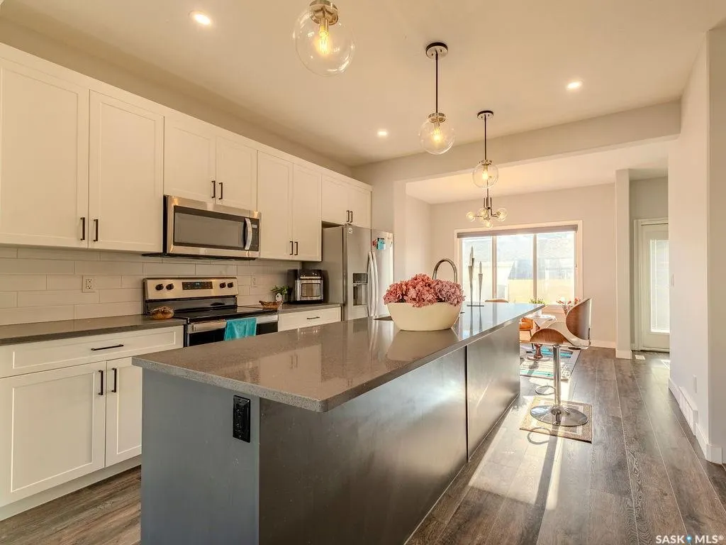 306 Brighton BOULEVARD