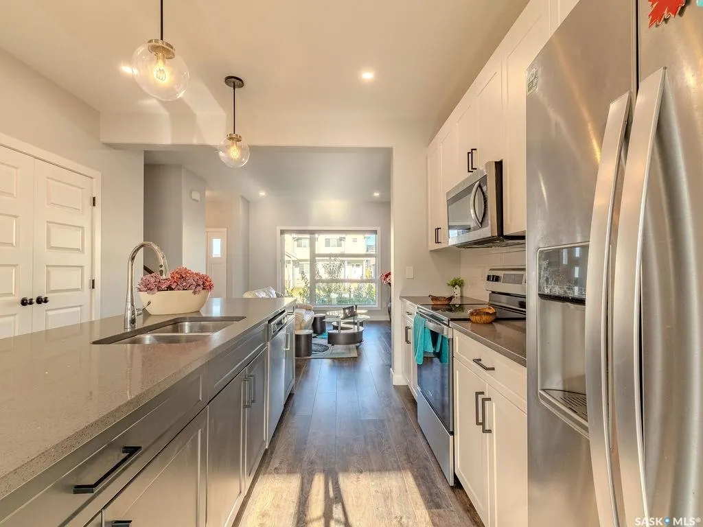 306 Brighton BOULEVARD