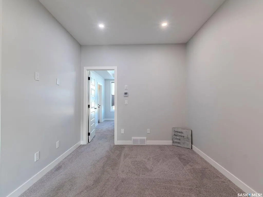 306 Brighton BOULEVARD