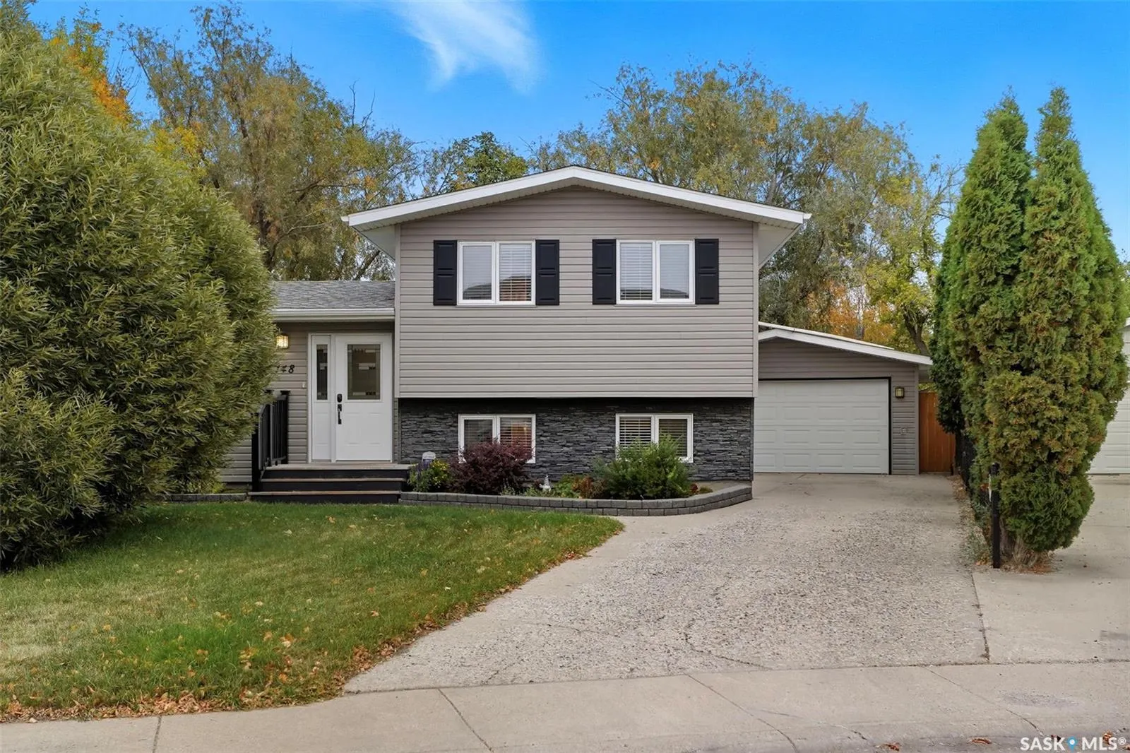 148 St Lawrence CRESCENT