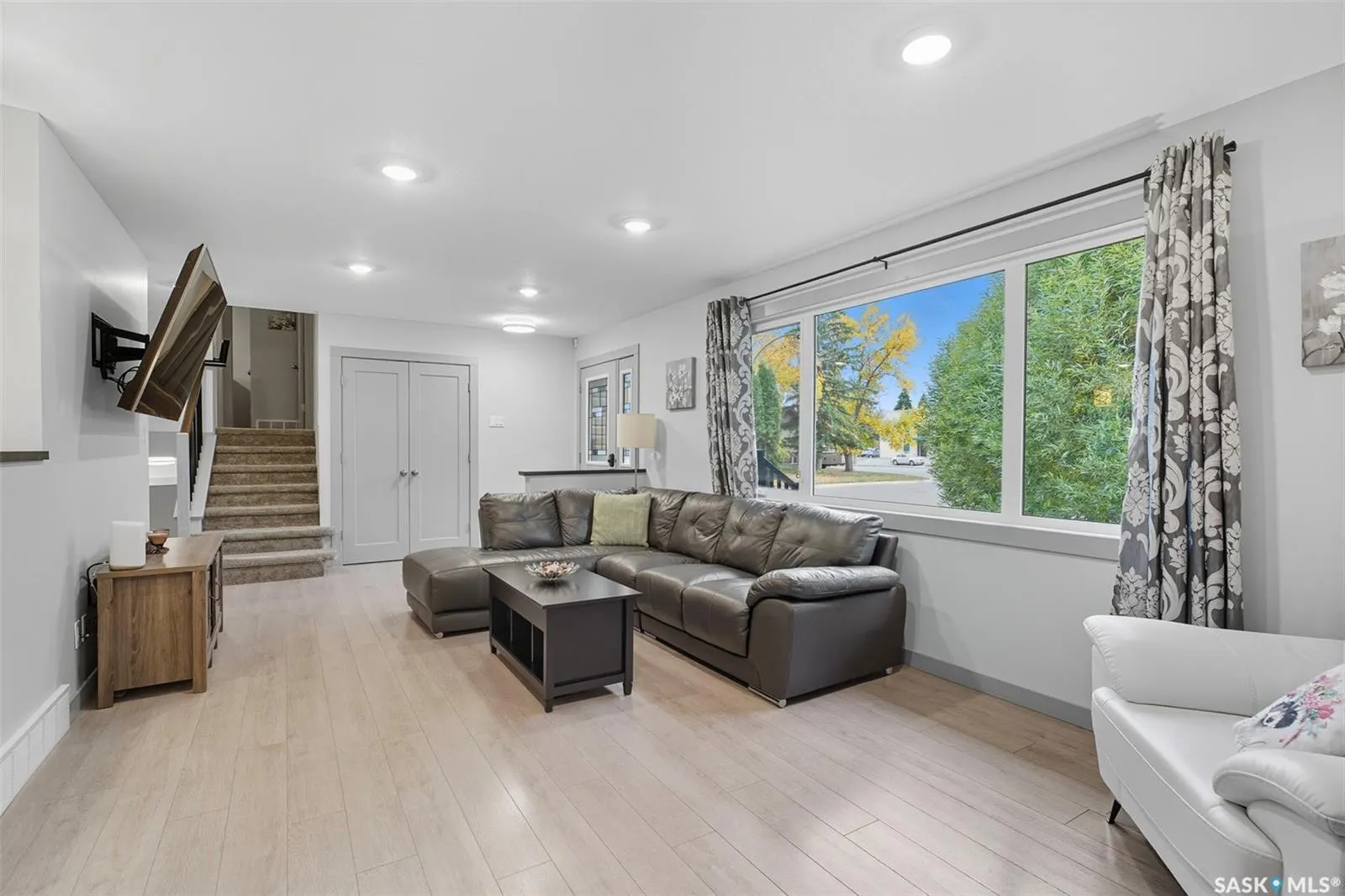 148 St Lawrence CRESCENT
