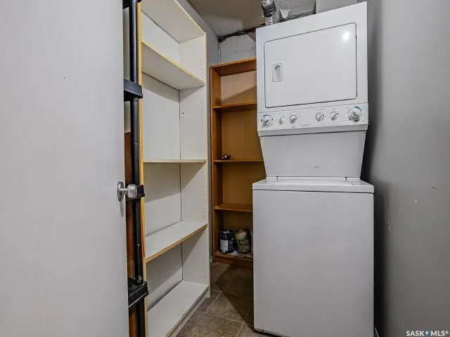 20 Assiniboine STREET, #11
