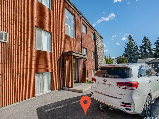20 Assiniboine STREET, #11