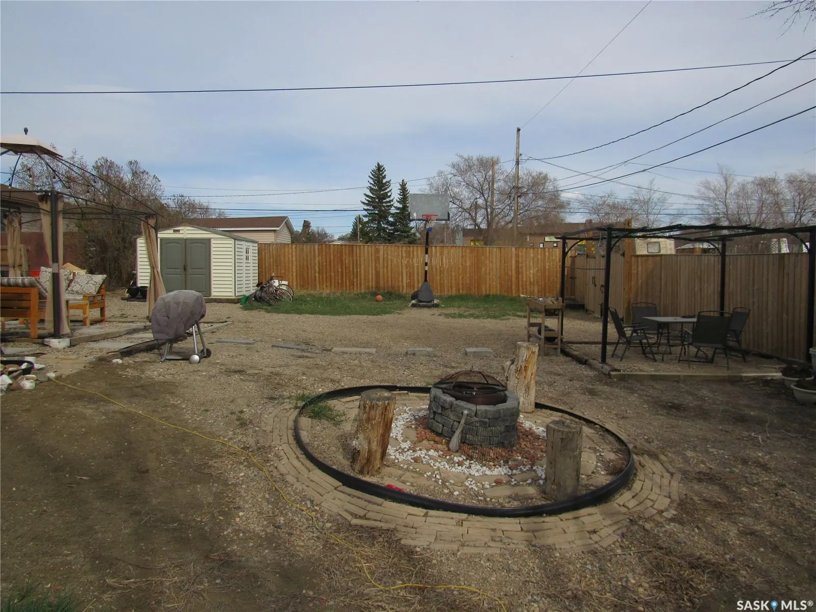 206 7th AVENUE W