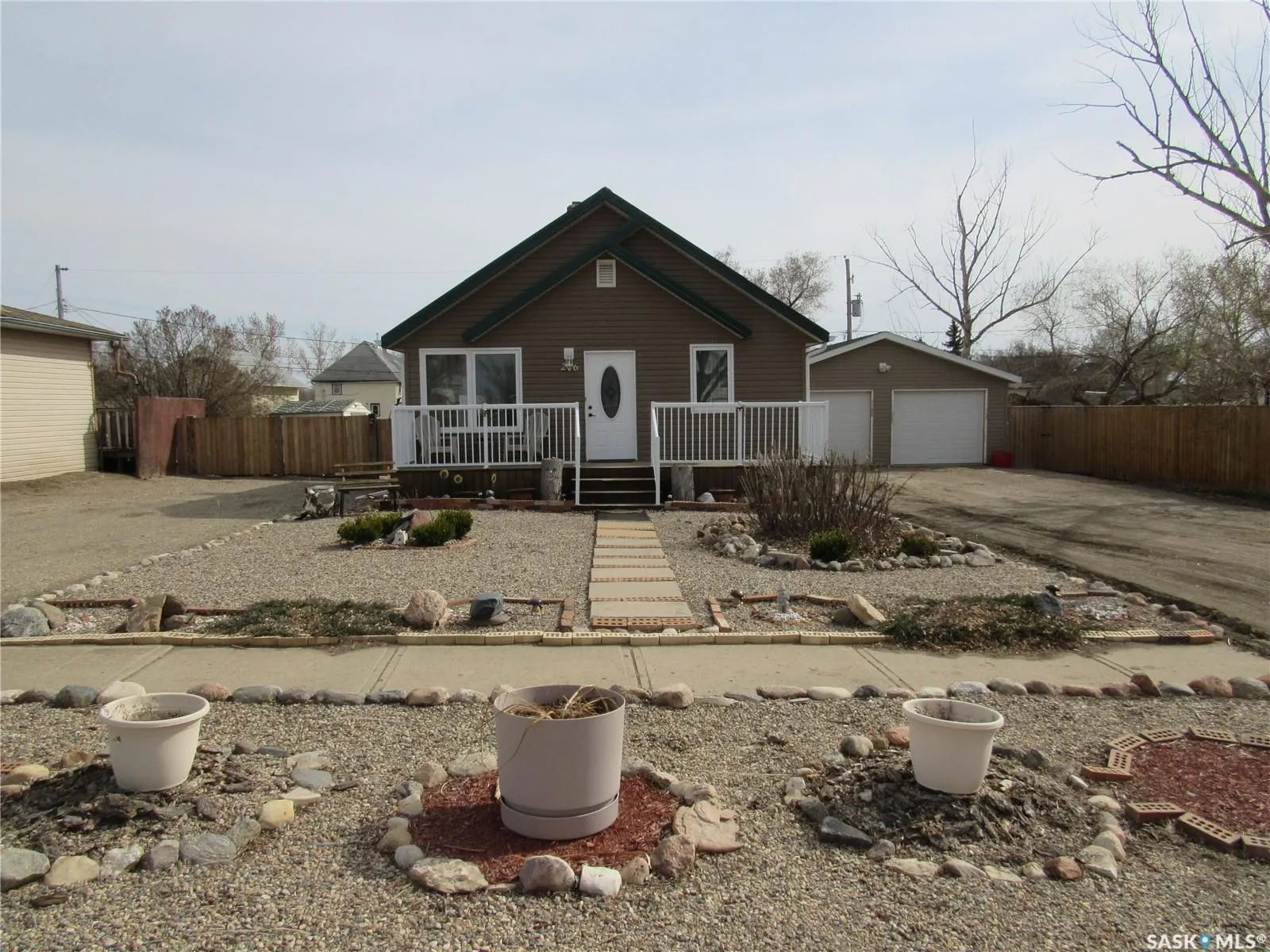 206 7th AVENUE W