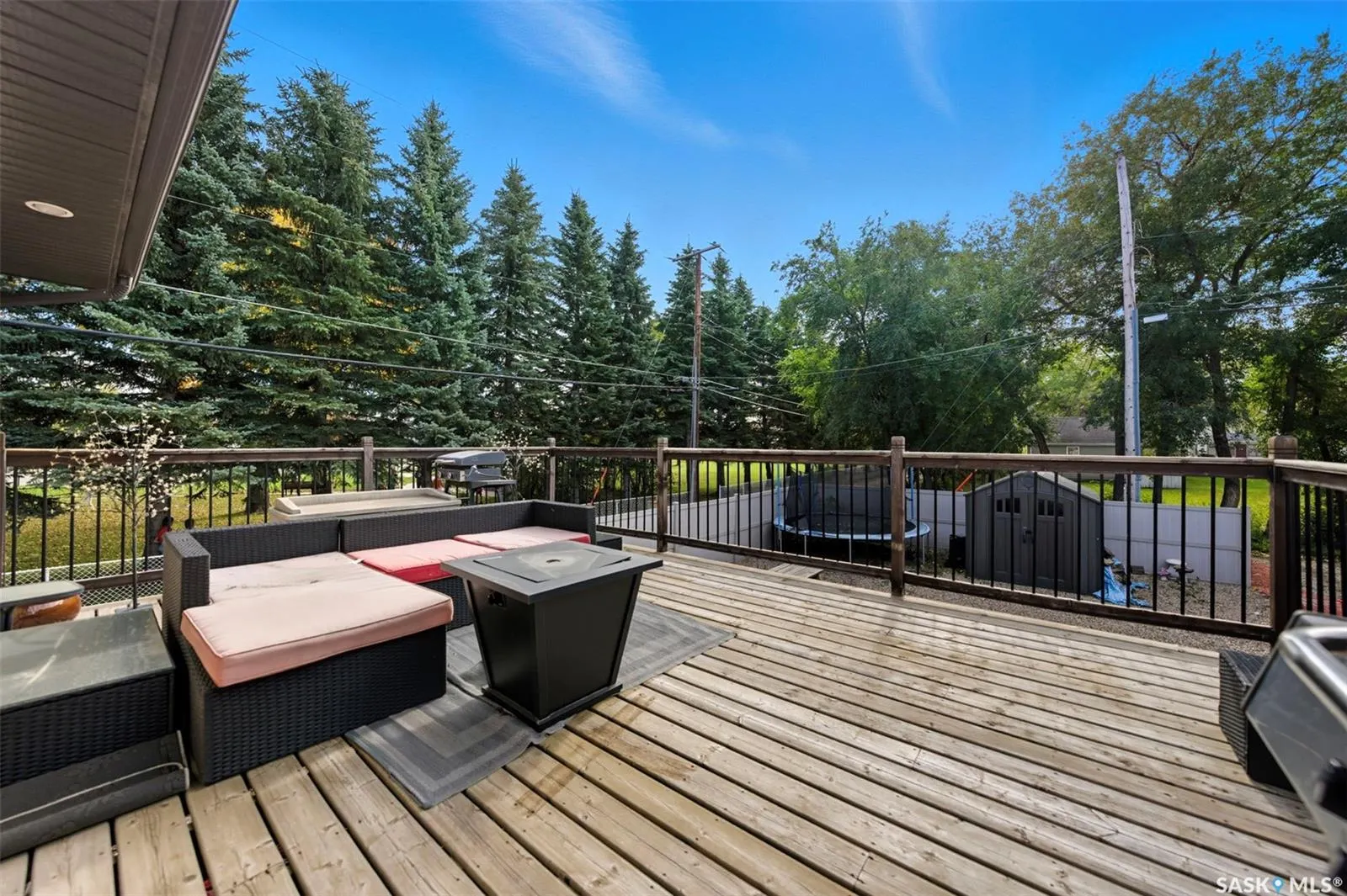 101 6th AVENUE W